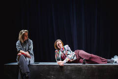 Sara Vertongen en Mona Mina Leon in JUDIT ZKT (foto: Boumediene Belbachir)