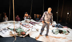 Troje - theater arsenaal - foto: Raymond Mallentjer
